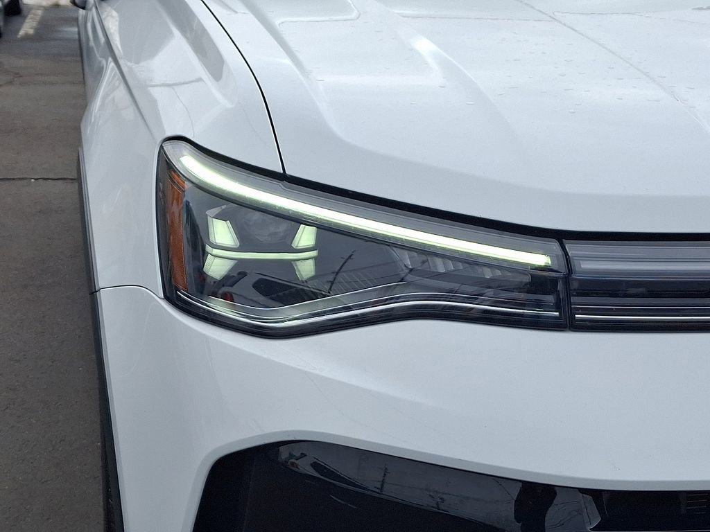 Certified 2025 Volkswagen Taos SE AWD/4WD image 9