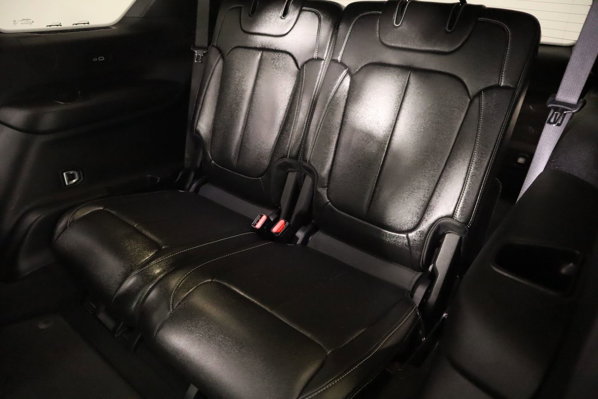 Used 2024 Jeep Grand Cherokee L Limited w/ Black Appearance Package image 14