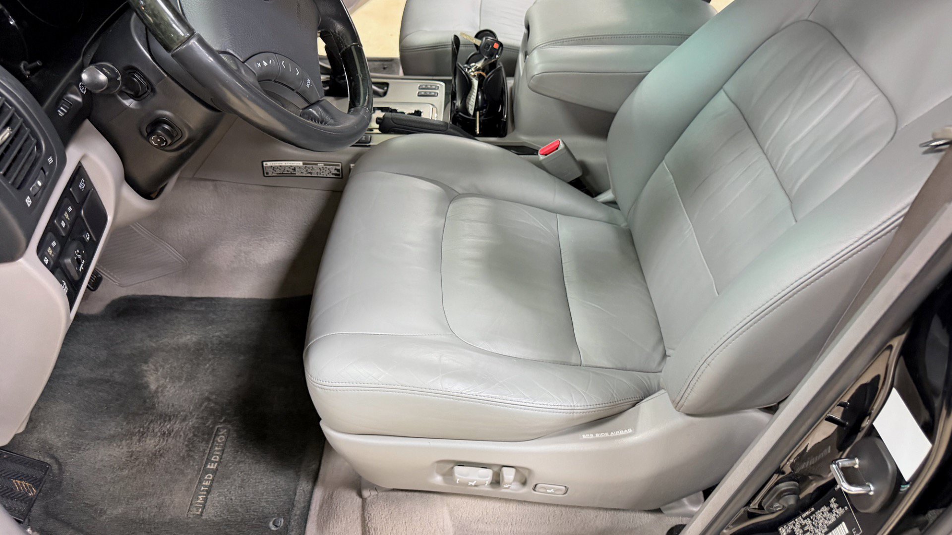 Used 2007 Lexus LX 470 4WD w/ Limited Edition image 30