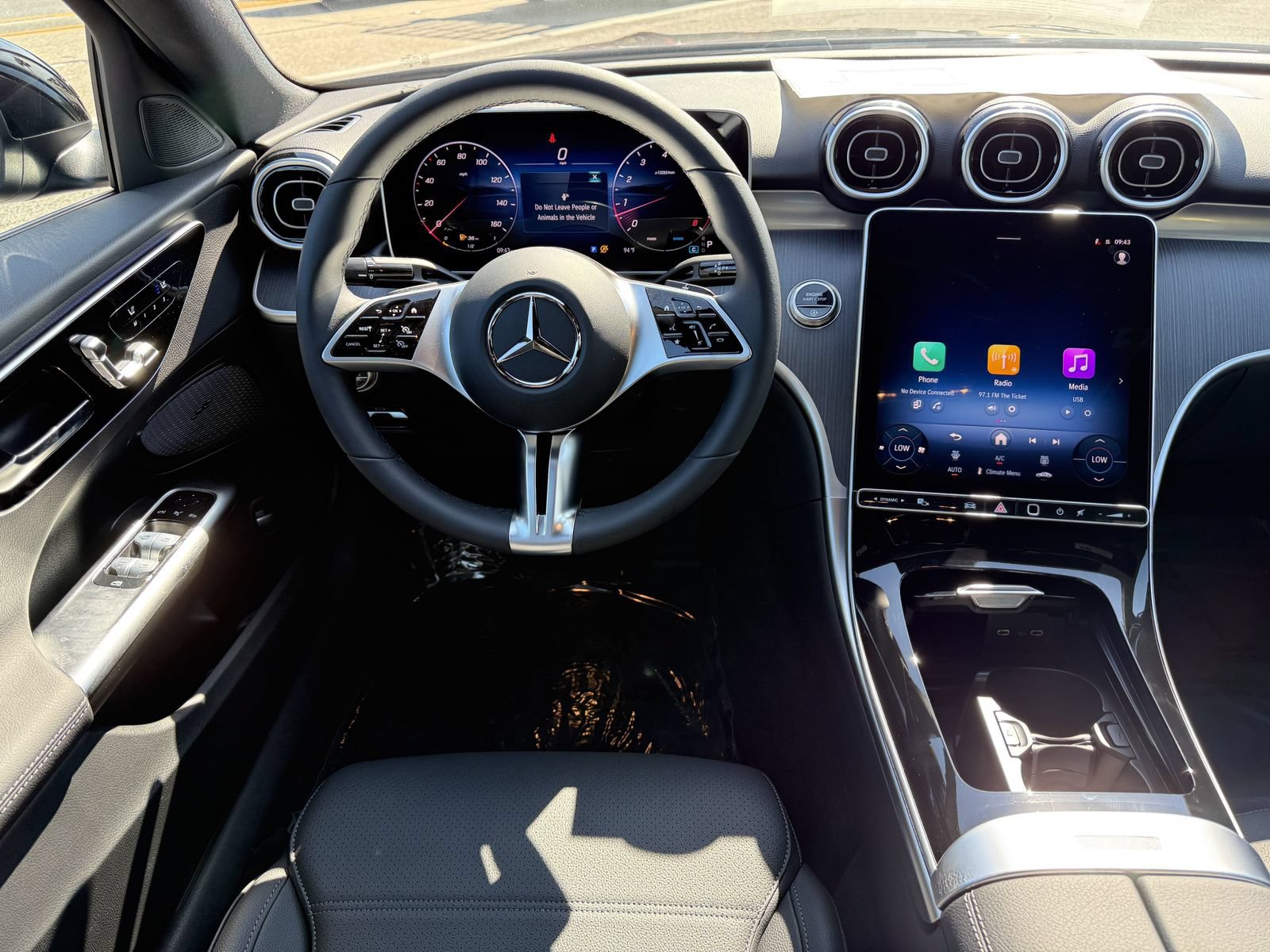 Used 2025 Mercedes-Benz C 300 Sedan image 14