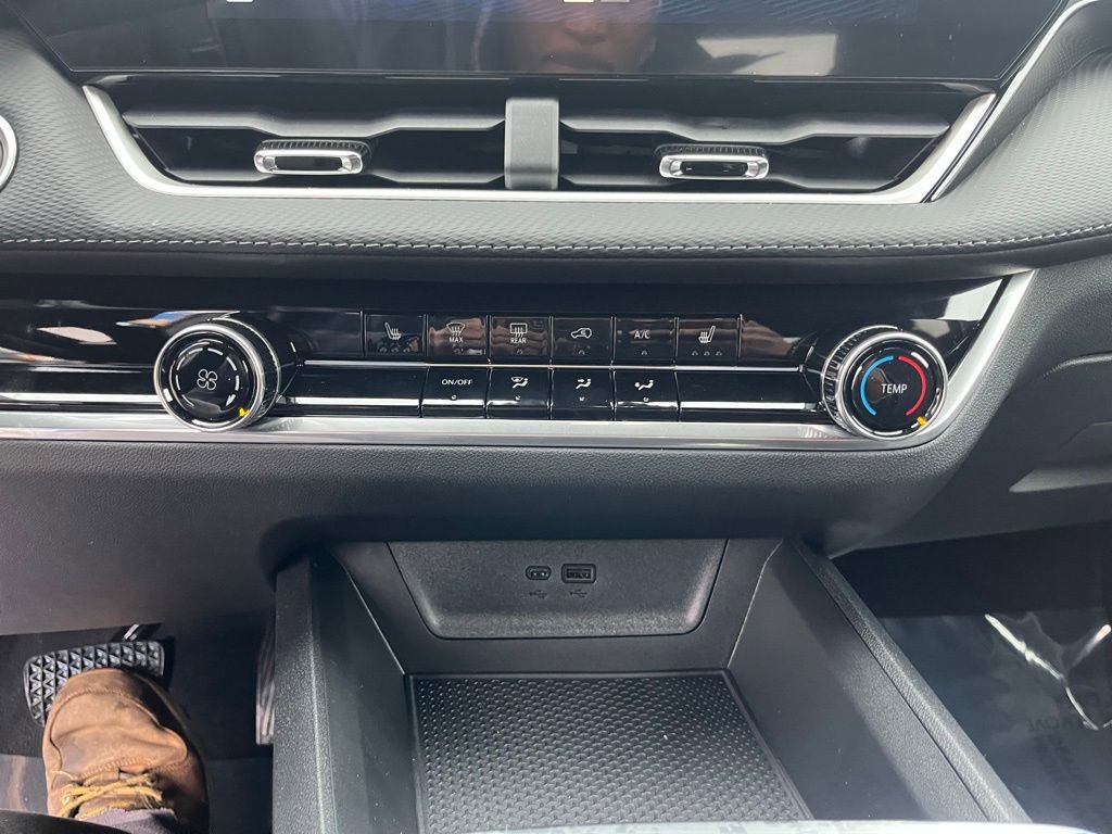 New 2026 Chevrolet Equinox LT w/ Midnight Edition image 17