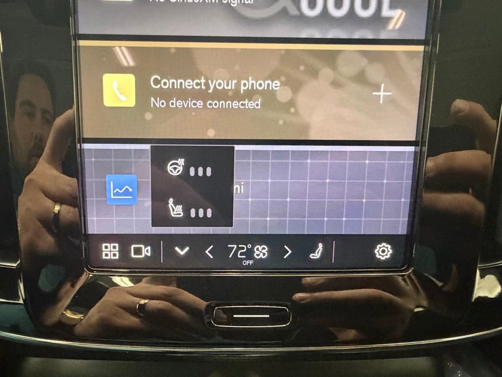 Used 2023 Volvo C40 P8 Recharge Ultimate image 18