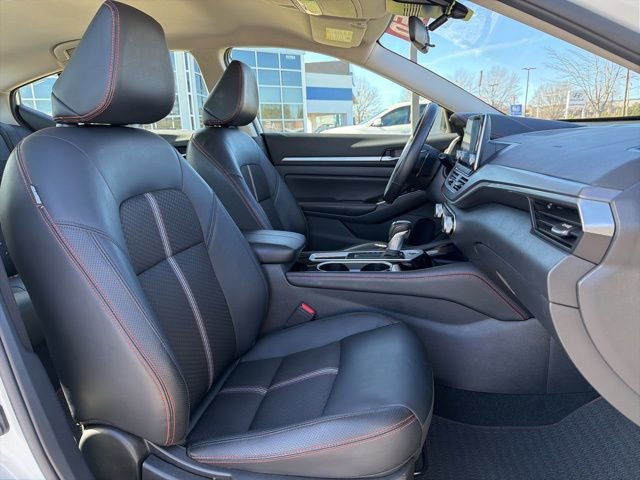 Used 2025 Nissan Altima 2.5 SR image 32