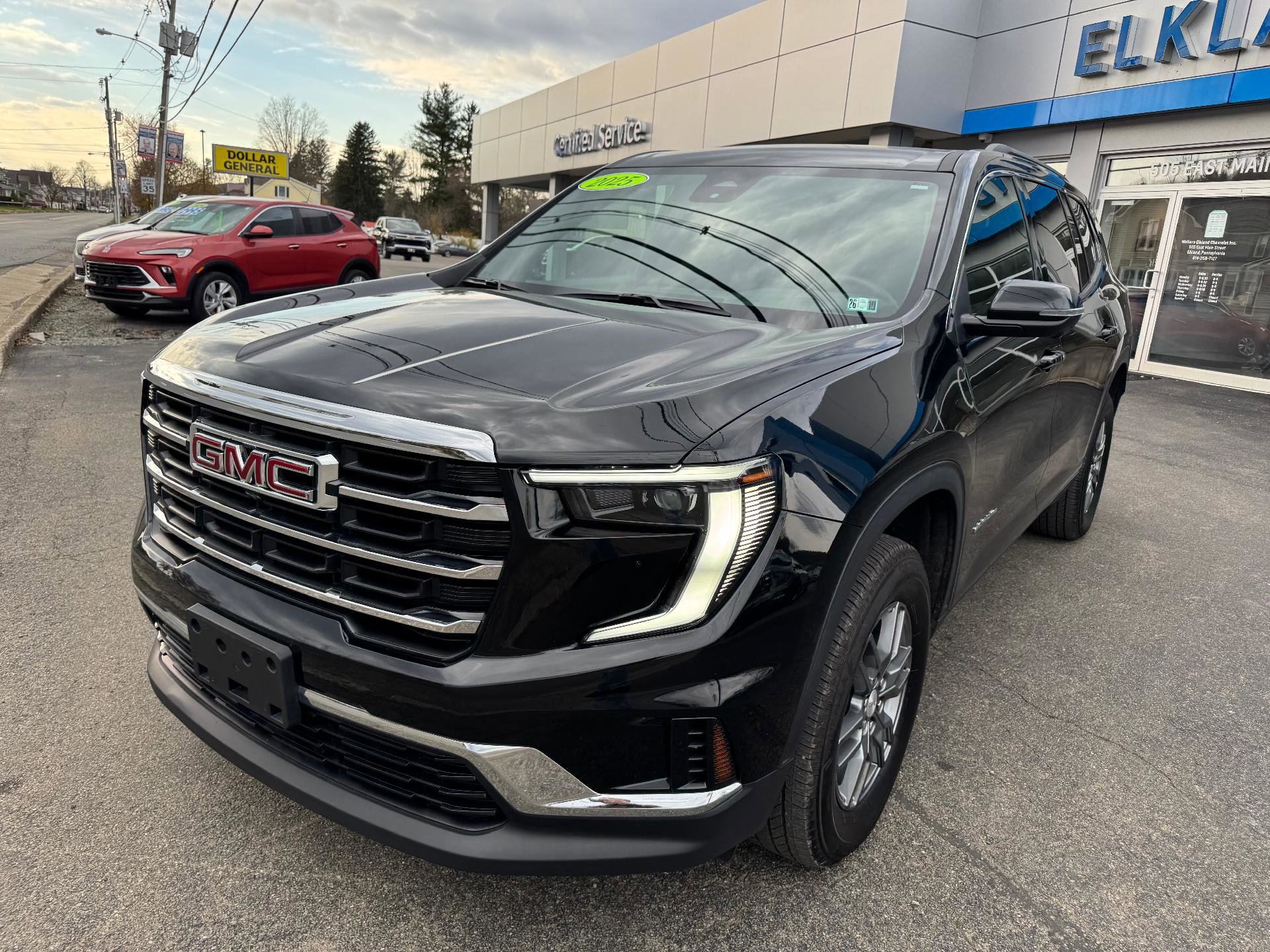 Used 2025 GMC Acadia Elevation image 5