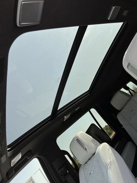 New 2026 Cadillac Escalade ESV Platinum Sport w/ LPO, Floor Liner Package AWD/4WD image 20