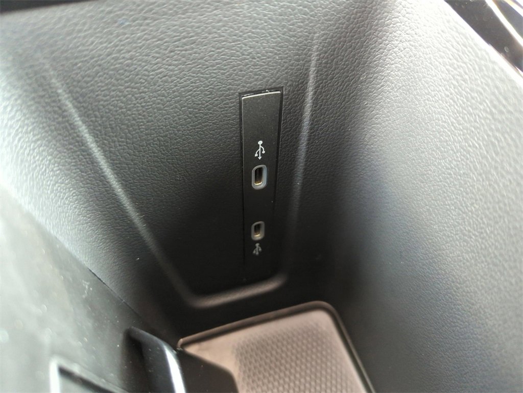 Used 2026 Volkswagen Tiguan SEL R-Line image 30