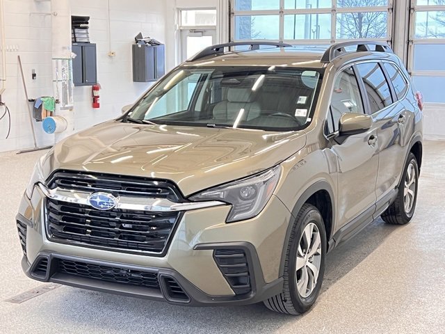 Used 2024 Subaru Ascent Premium w/ Convenience Package image 4