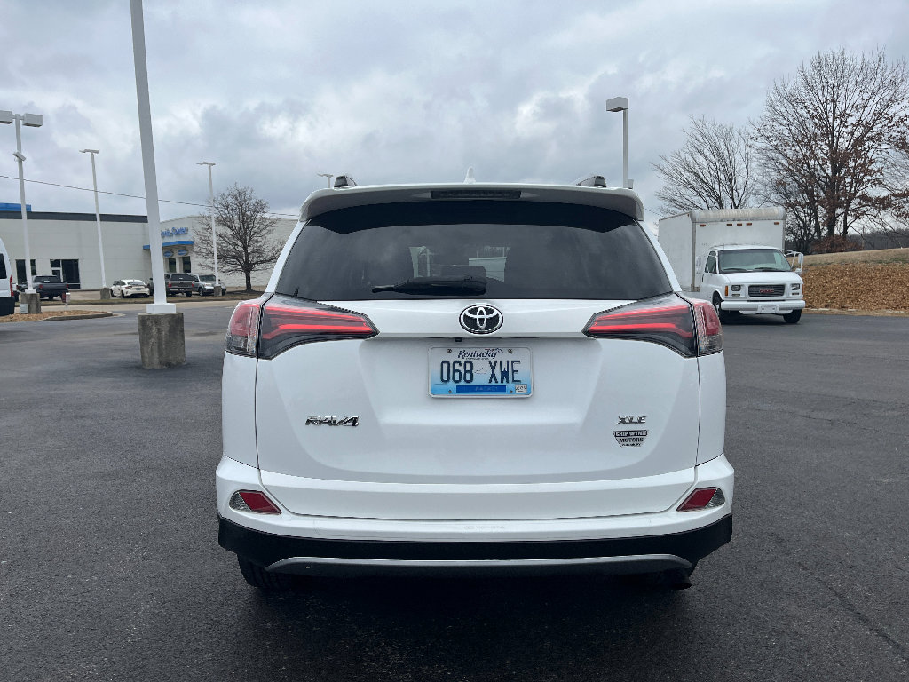 Used 2018 Toyota RAV4 XLE image 6