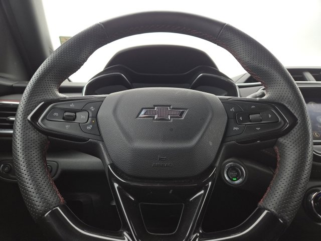 Used 2023 Chevrolet TrailBlazer RS w/ Sun and Liftgate Package image 16