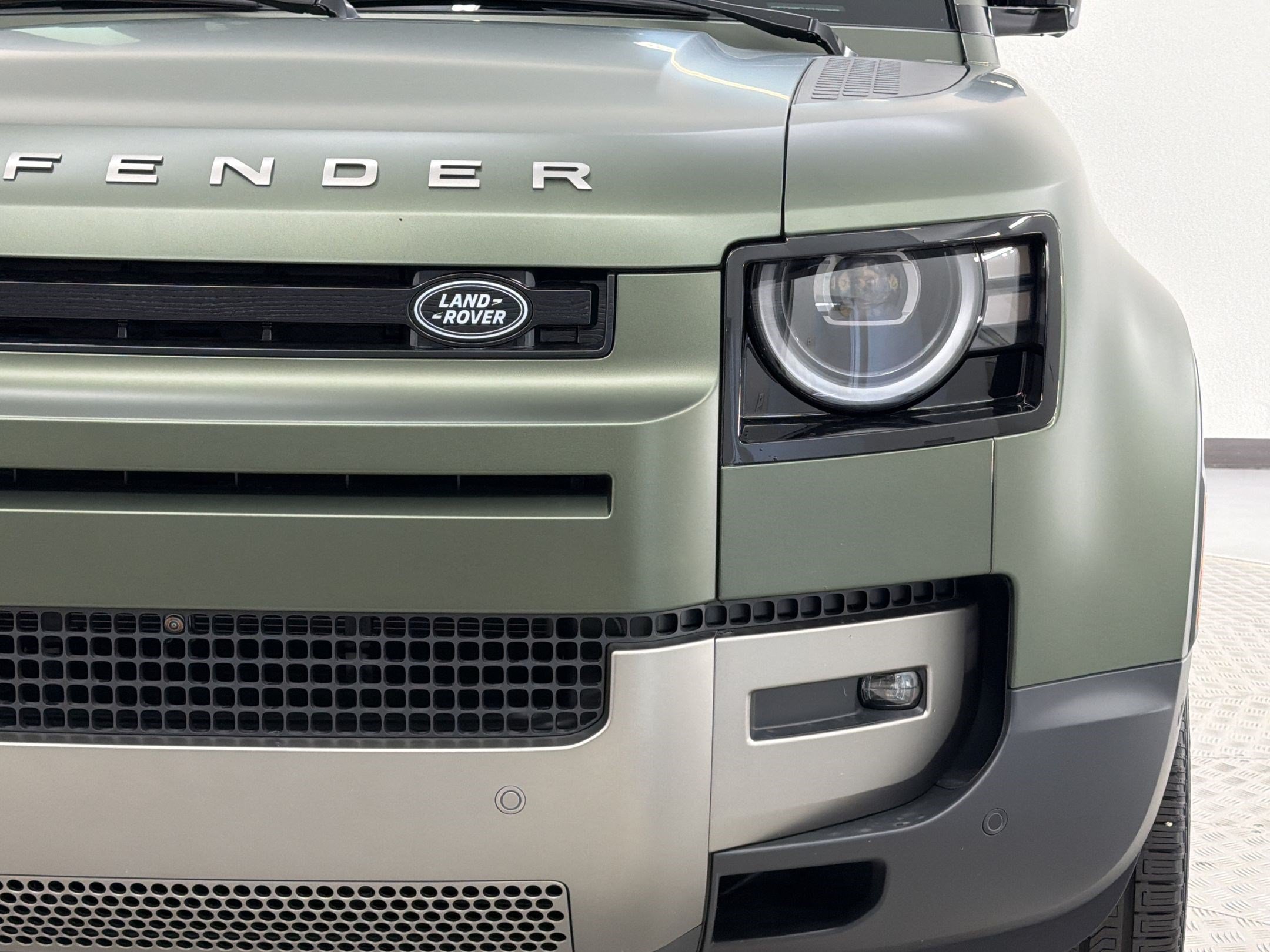 New 2026 Land Rover Defender 110 S AWD/4WD image 12
