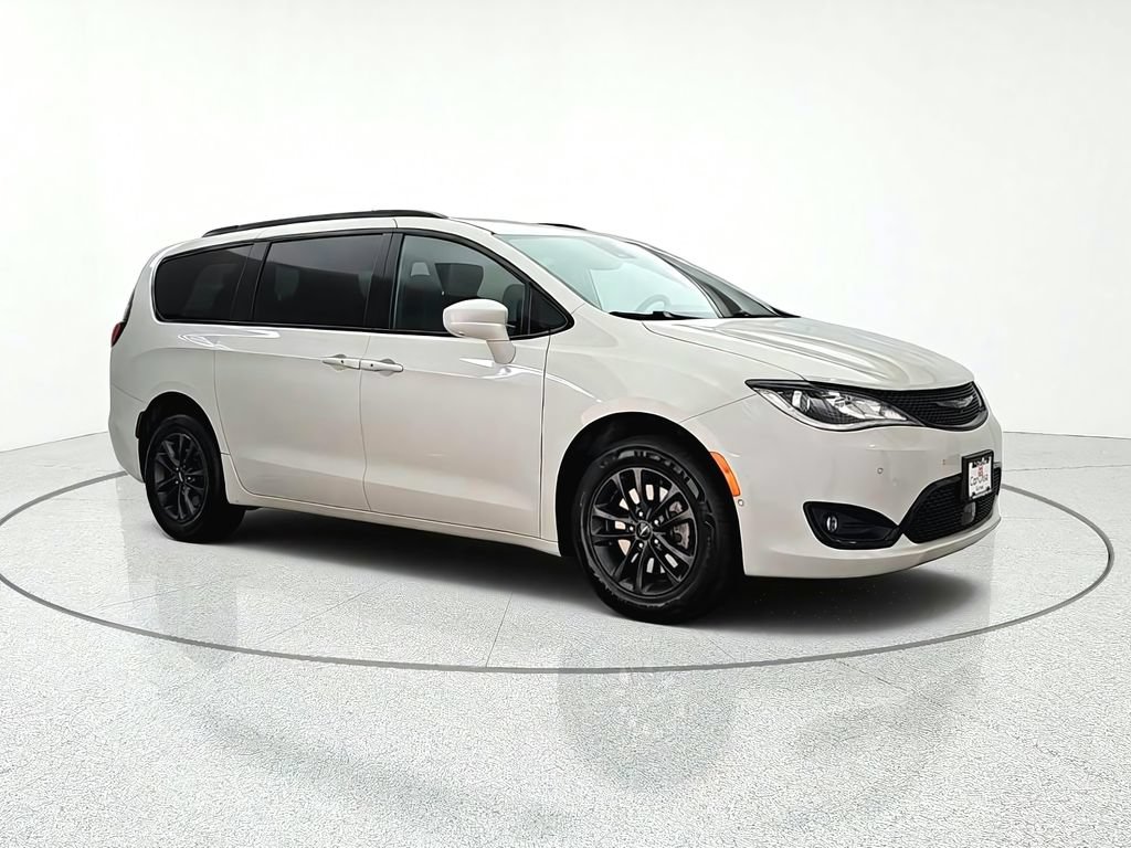 Used 2020 Chrysler Pacifica Touring-L w/ Advanced Safetytec Group AWD/4WD image 8