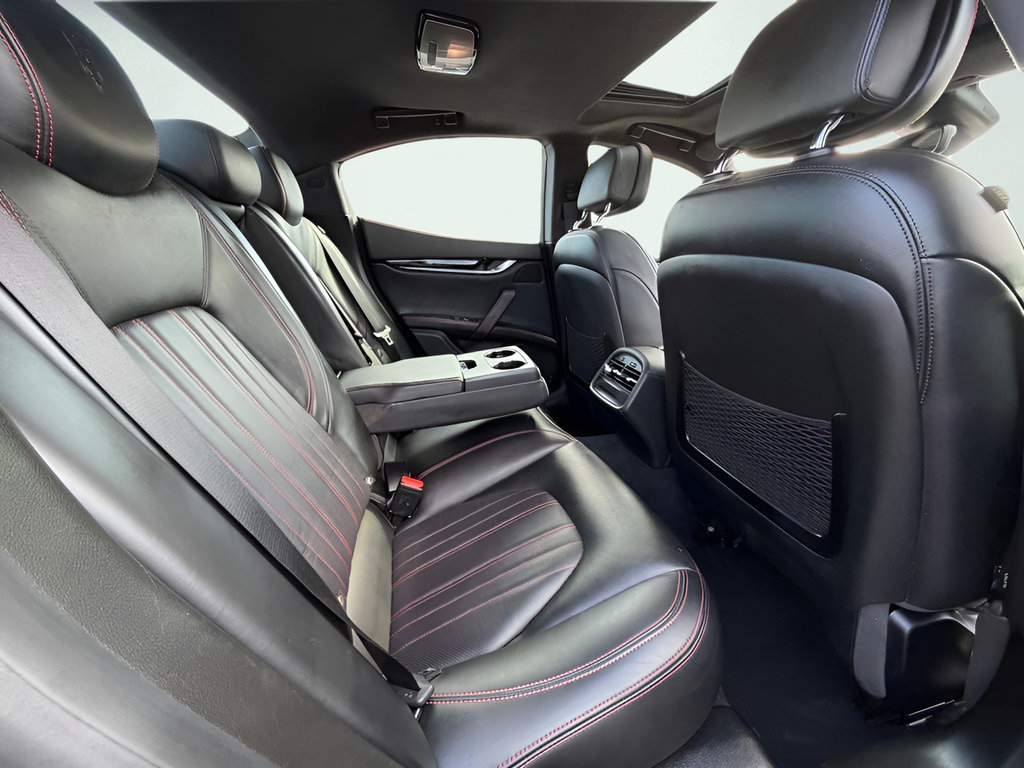 Used 2021 Maserati Ghibli RWD image 21