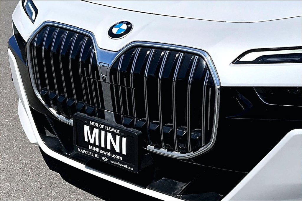 Used 2023 BMW 740i RWD image 27