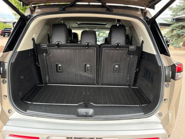 Certified 2025 Nissan Pathfinder Platinum AWD/4WD image 10