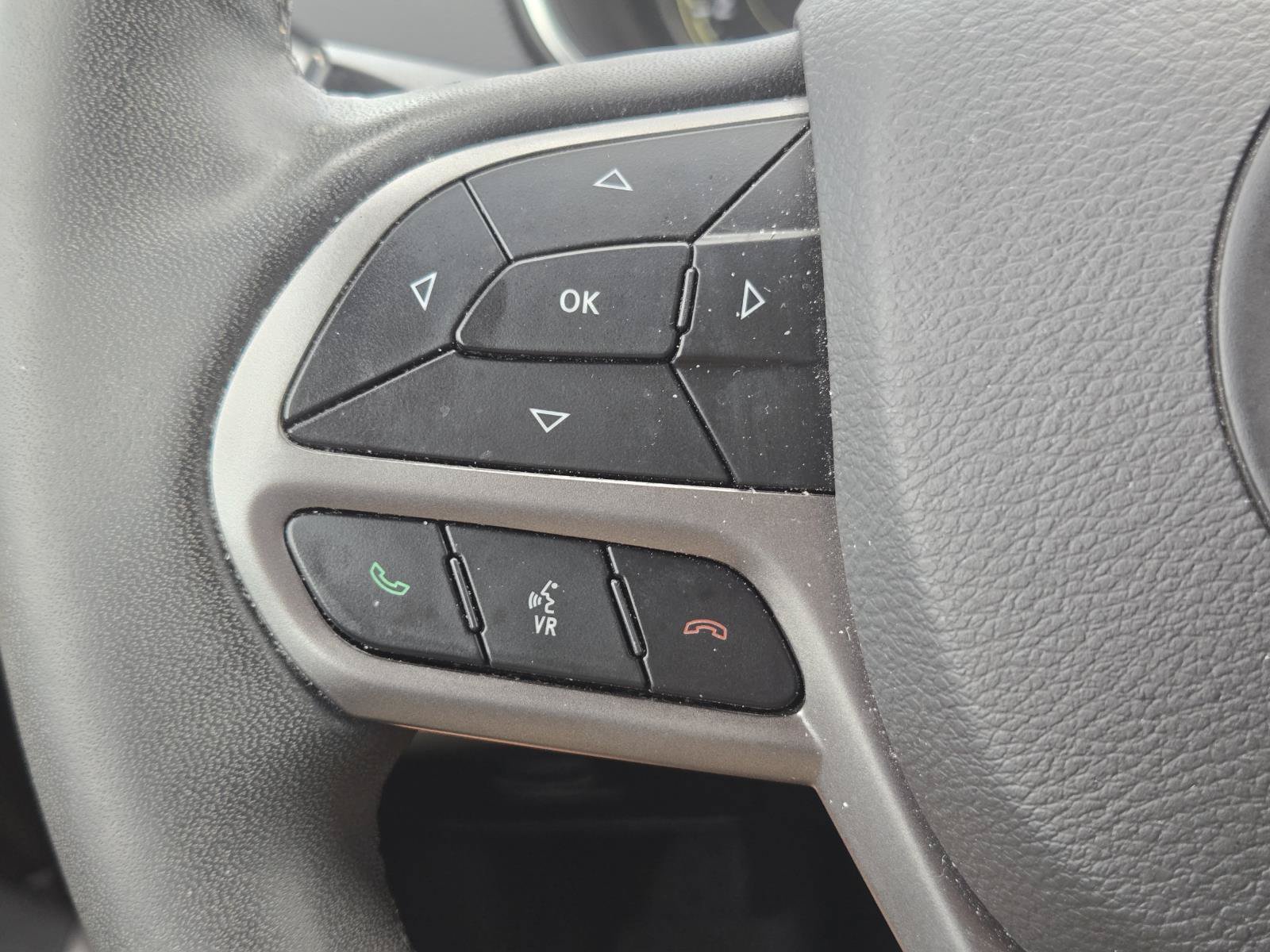 Used 2022 Jeep Cherokee Latitude Lux FWD image 23