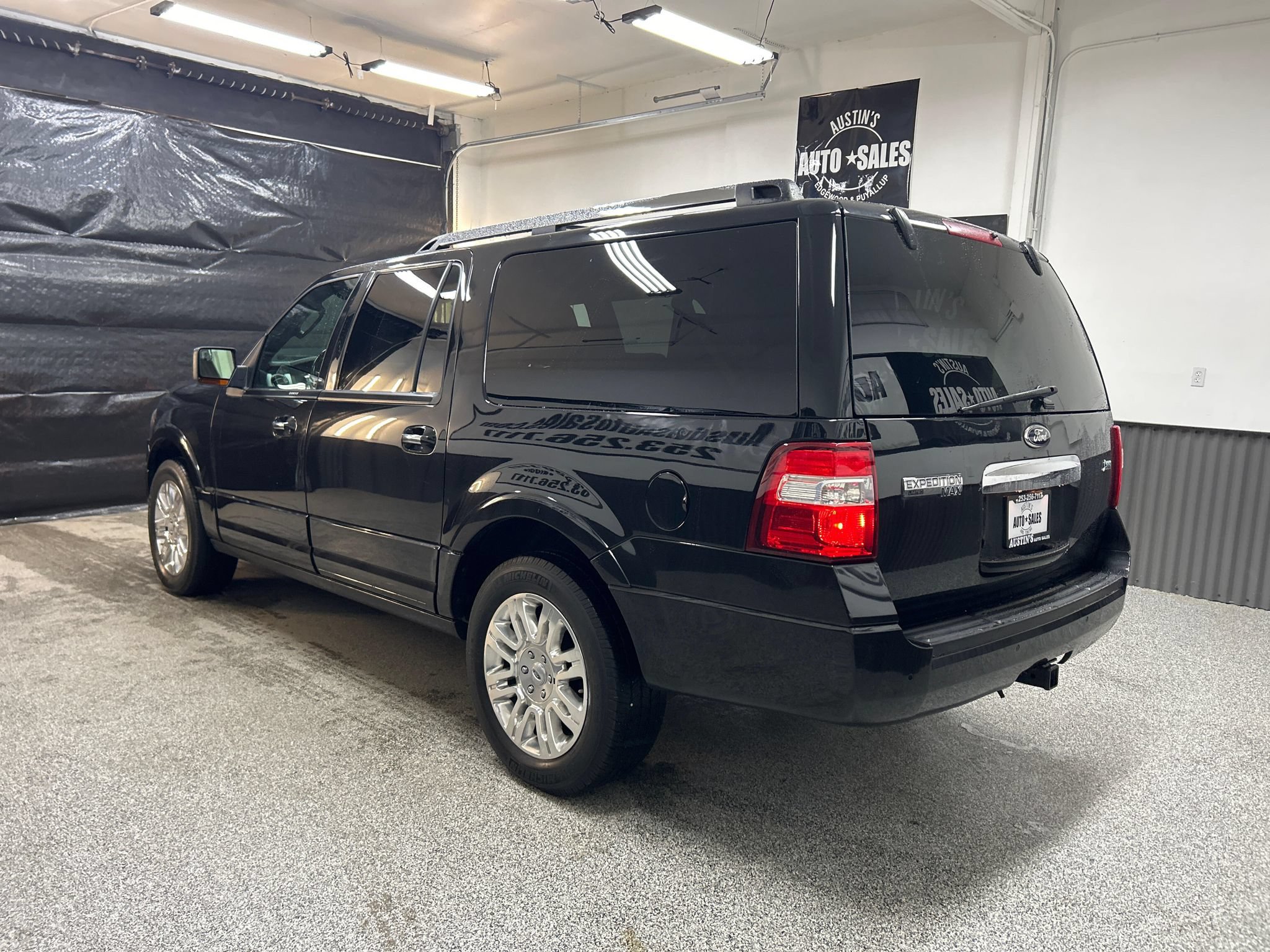 Used 2013 Ford Expedition Max Limited AWD/4WD image 4
