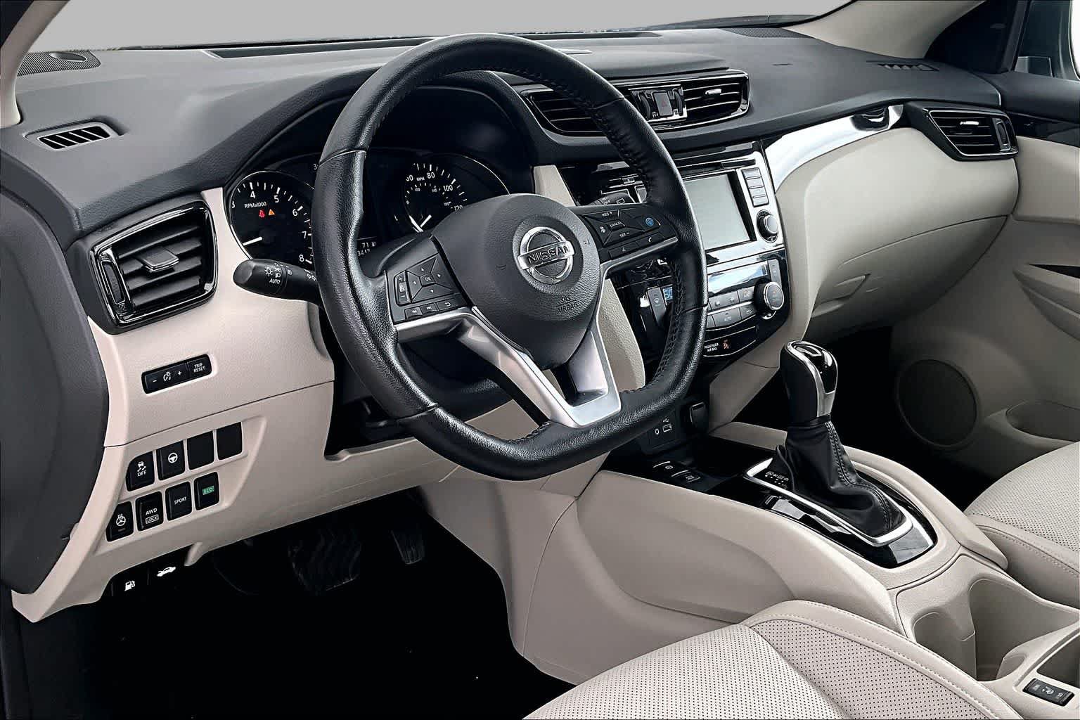 Certified 2022 Nissan Rogue Sport SL w/ Premium Package AWD/4WD image 18