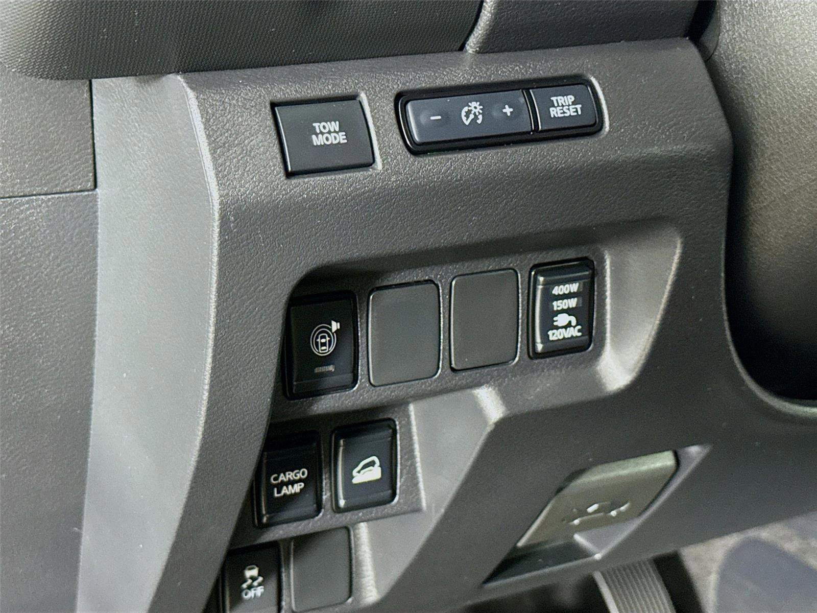 Used 2023 Nissan Frontier SV w/ SV Premium Package image 11