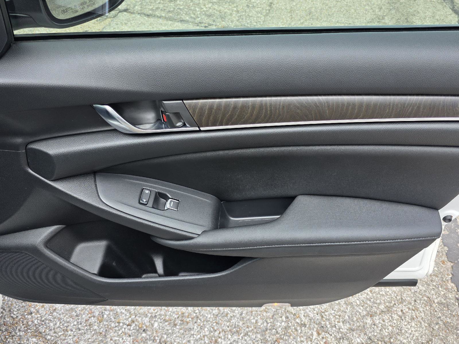 Used 2020 Honda Accord Touring image 35