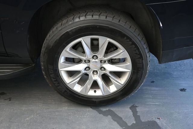 Used 2023 Chevrolet Suburban Premier AWD/4WD image 15
