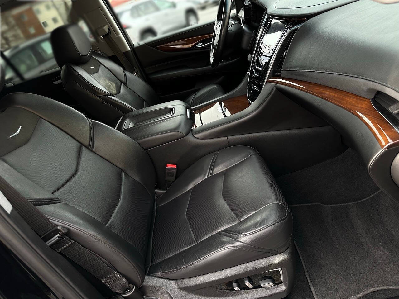 Used 2018 Cadillac Escalade ESV Premium Luxury AWD/4WD image 13