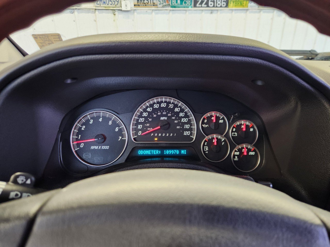 Used 2009 GMC Envoy Denali w/ Sun And 6-Disc Cd Package AWD/4WD image 18