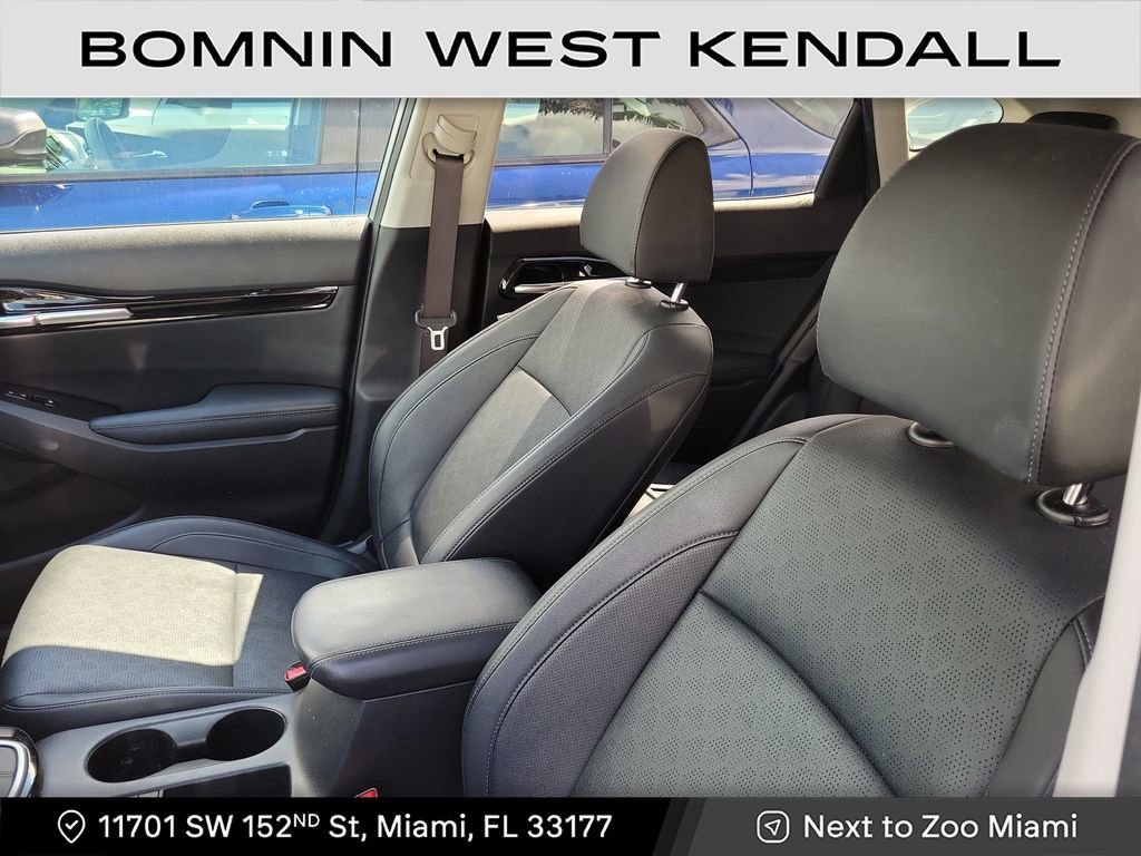 Used 2023 Kia Seltos SX image 9