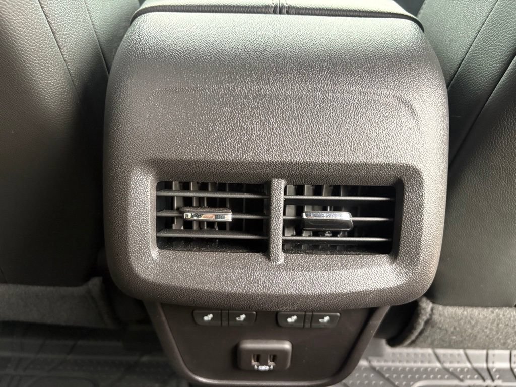 Used 2024 Chevrolet Equinox Premier FWD image 45