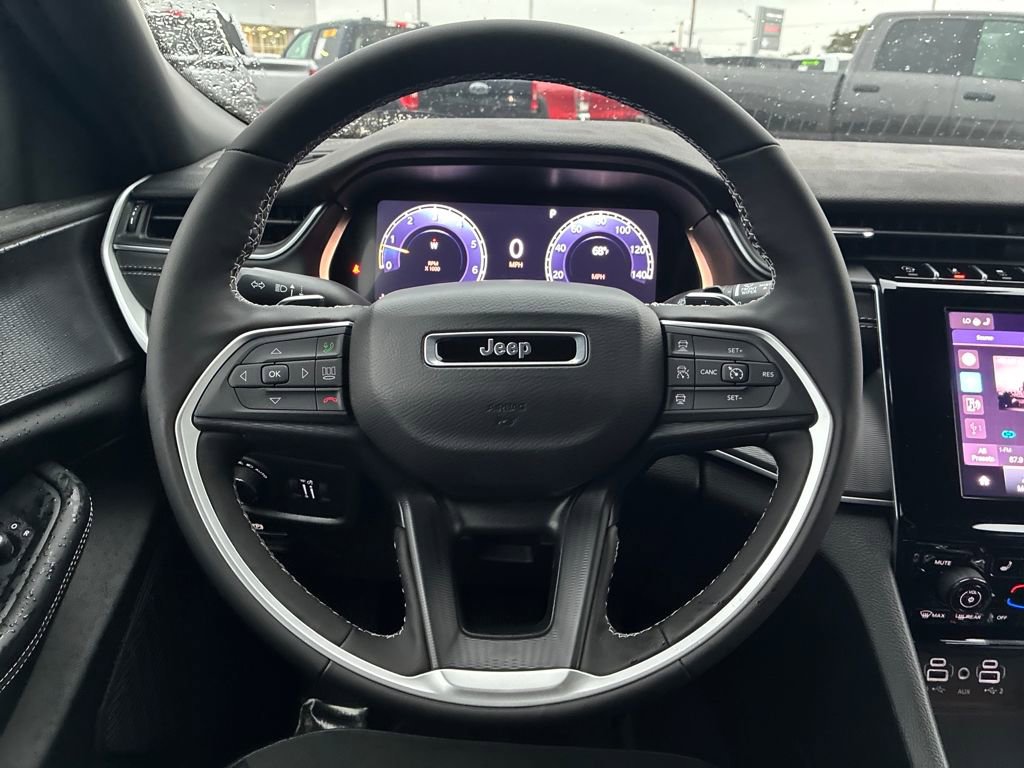 New 2025 Jeep Grand Cherokee Altitude image 15