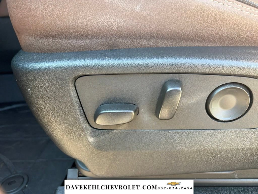 Used 2025 Chevrolet Tahoe High Country AWD/4WD image 19