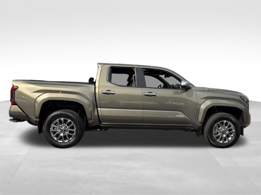 Used 2024 Toyota Tacoma Limited AWD/4WD image 12