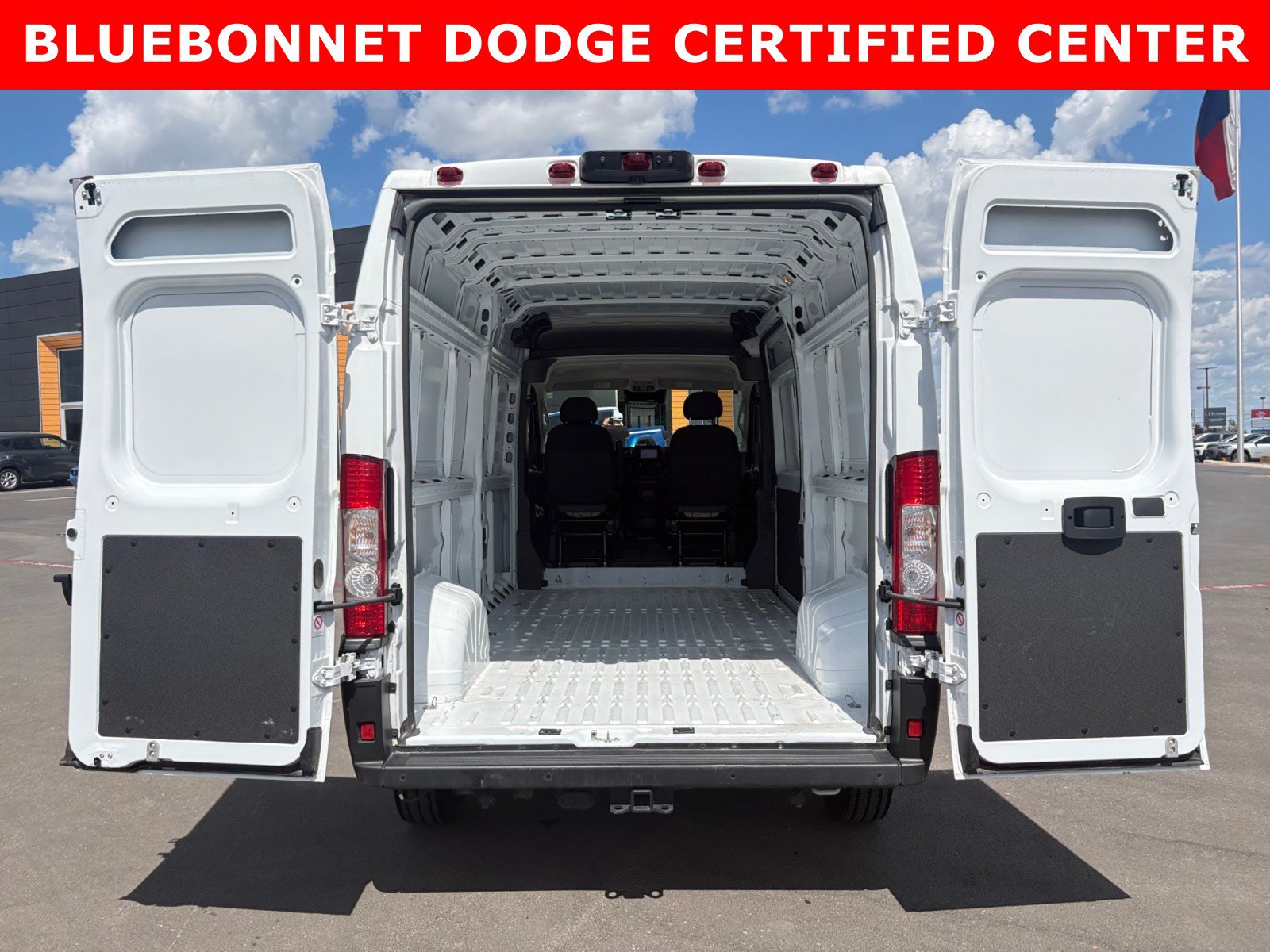 Used 2025 RAM ProMaster 2500 w/ Safety Group FWD image 22