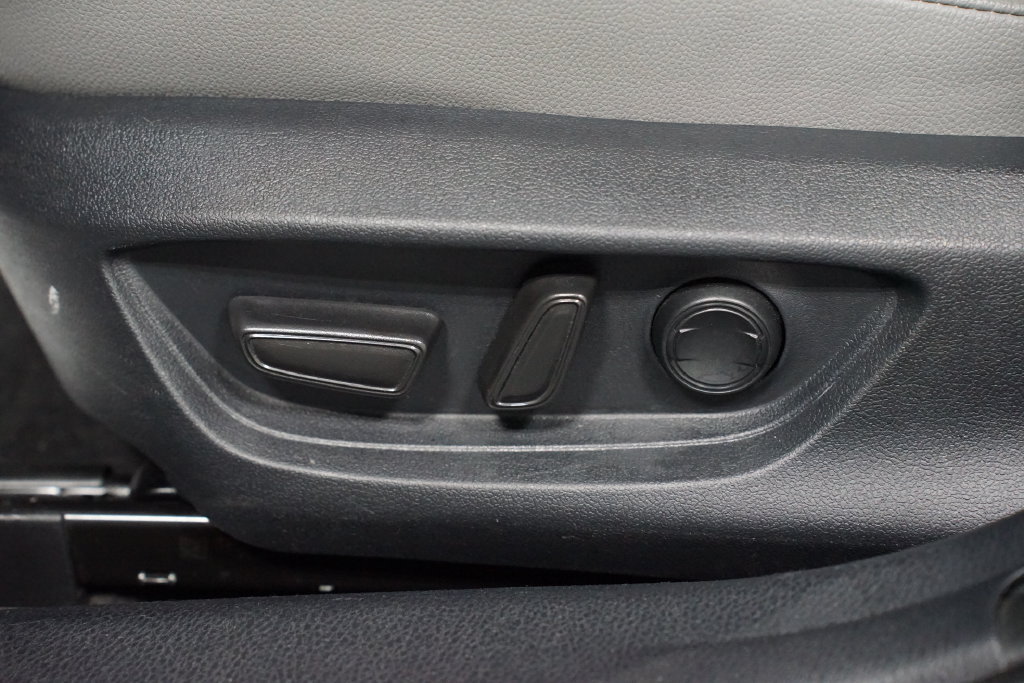 Certified 2025 Toyota Camry SE FWD image 33