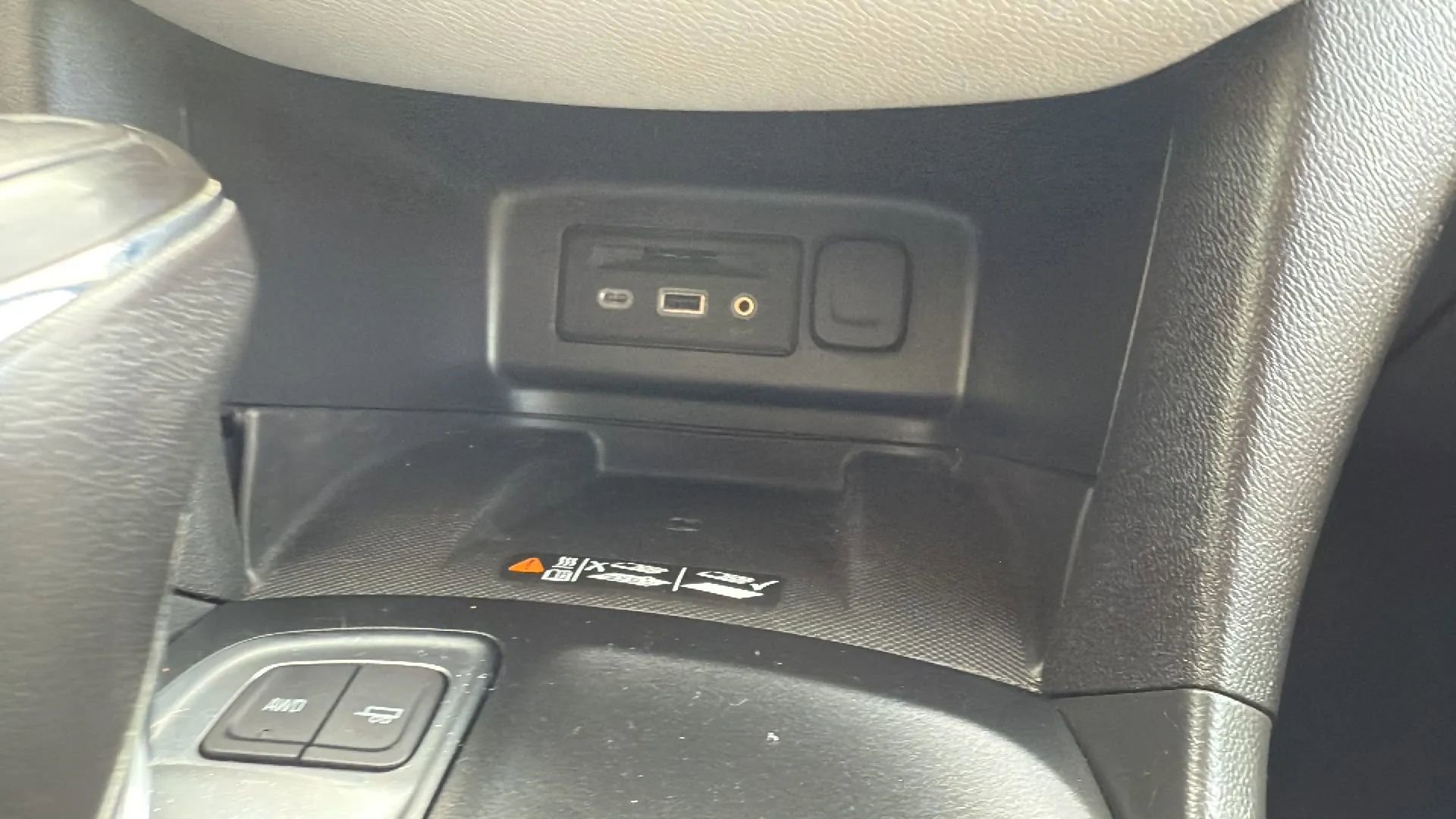 Used 2019 Chevrolet Equinox Premier AWD/4WD image 19