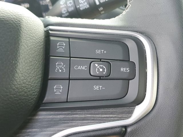 Used 2024 Jeep Wagoneer Series II w/ Flexible Seating Group AWD/4WD image 13