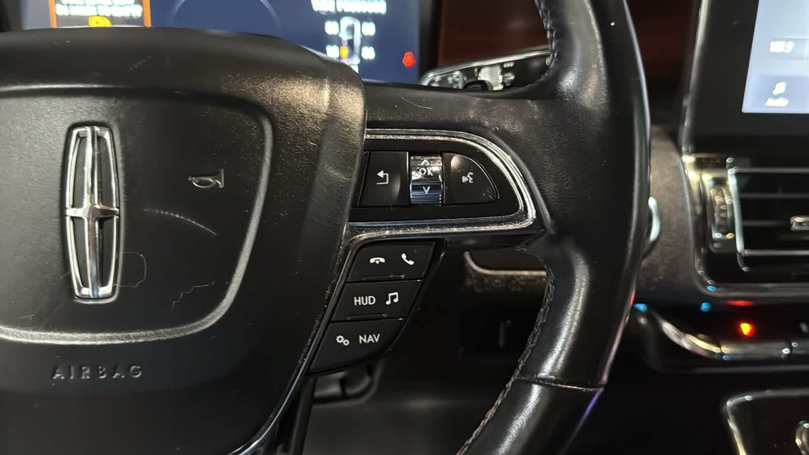 Used 2020 Lincoln Navigator Reserve w/ Luxury Package AWD/4WD image 13