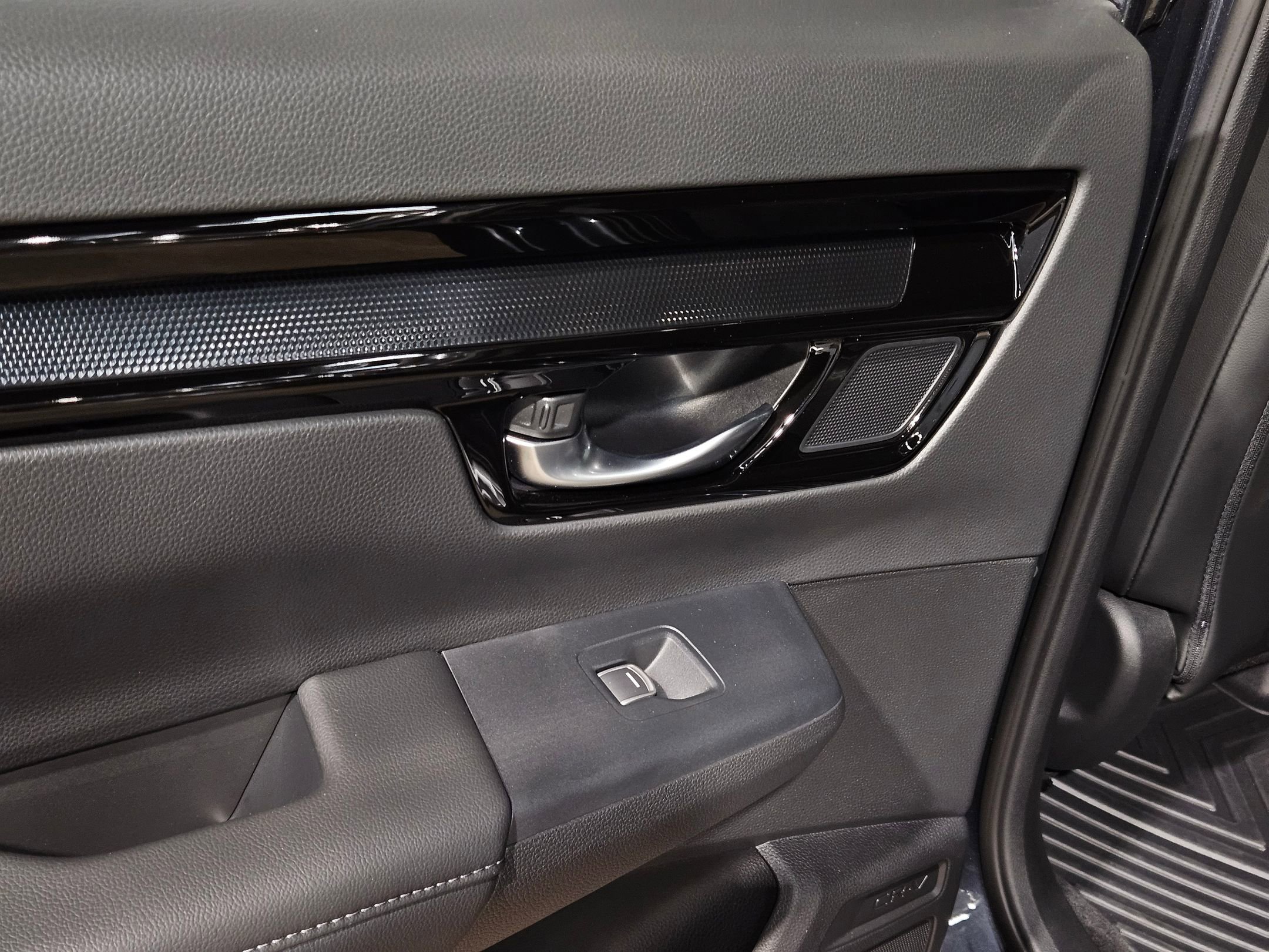 Used 2024 Honda CR-V EX-L image 35