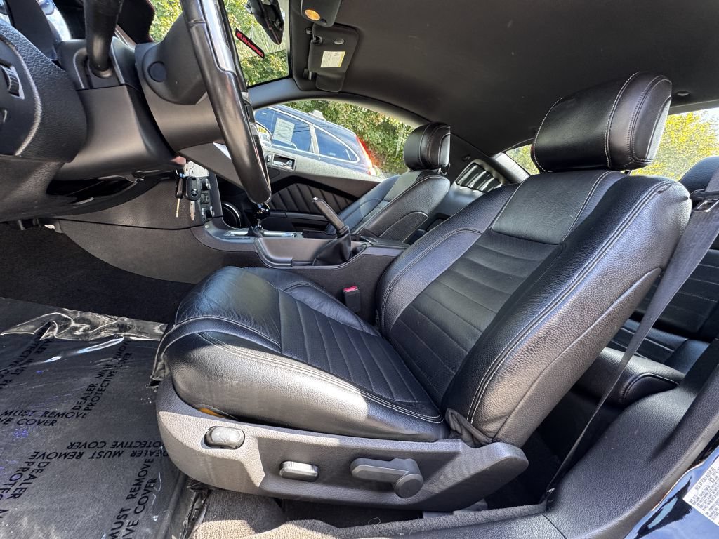 Used 2012 Ford Mustang GT Premium w/ Security Pkg RWD image 11