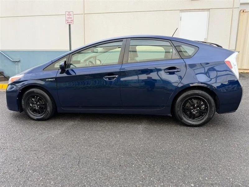 Used 2015 Toyota Prius Persona Series FWD image 8