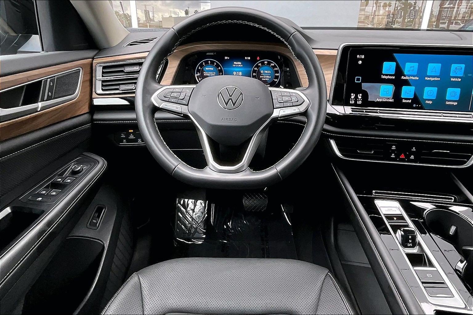 Used 2026 Volkswagen Atlas SE FWD image 5