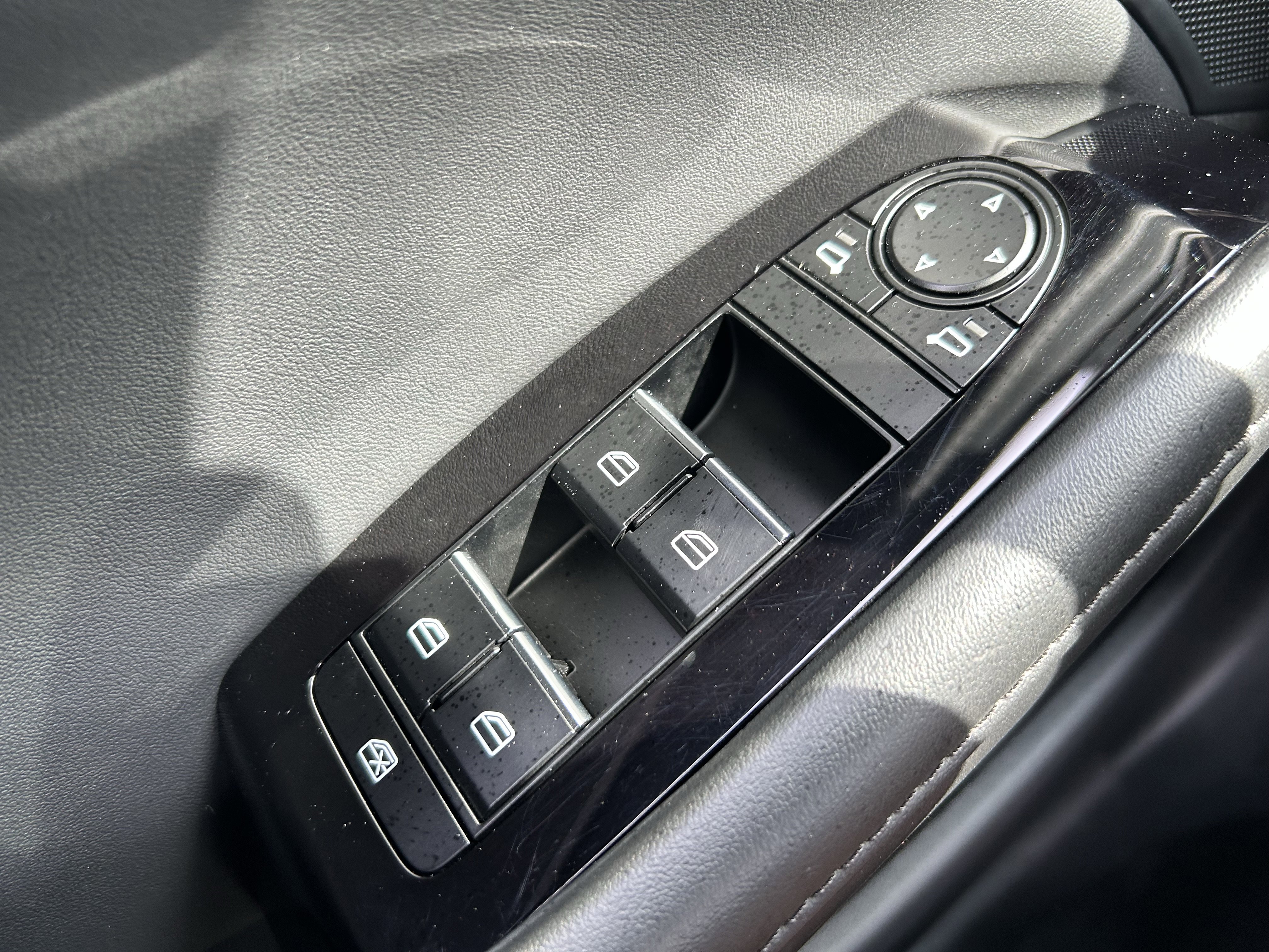 Used 2025 MAZDA MAZDA3 s image 21