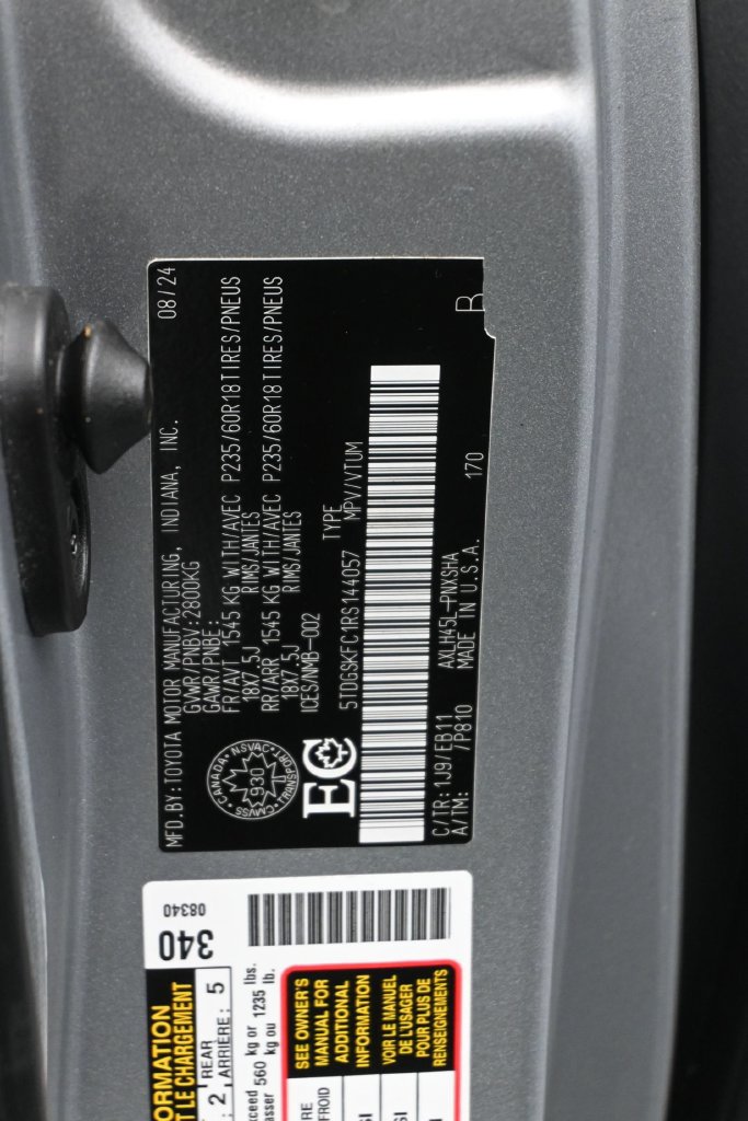 Used 2024 Toyota Sienna XSE AWD/4WD image 26