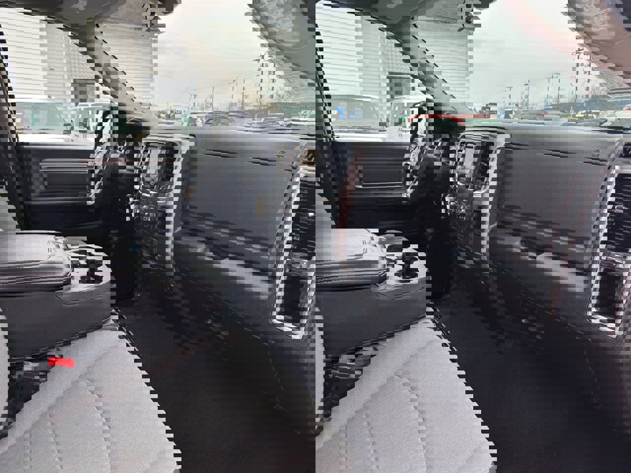 Used 2021 RAM 1500 Classic SLT image 14