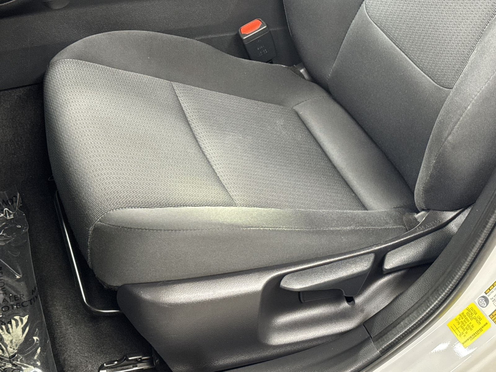 Used 2025 Toyota Prius LE AWD/4WD image 26