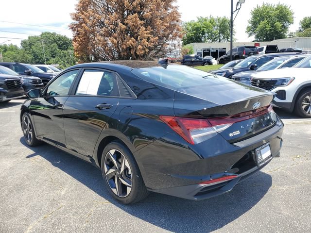 Used 2023 Hyundai Elantra SEL w/ Convenience Package FWD image 6