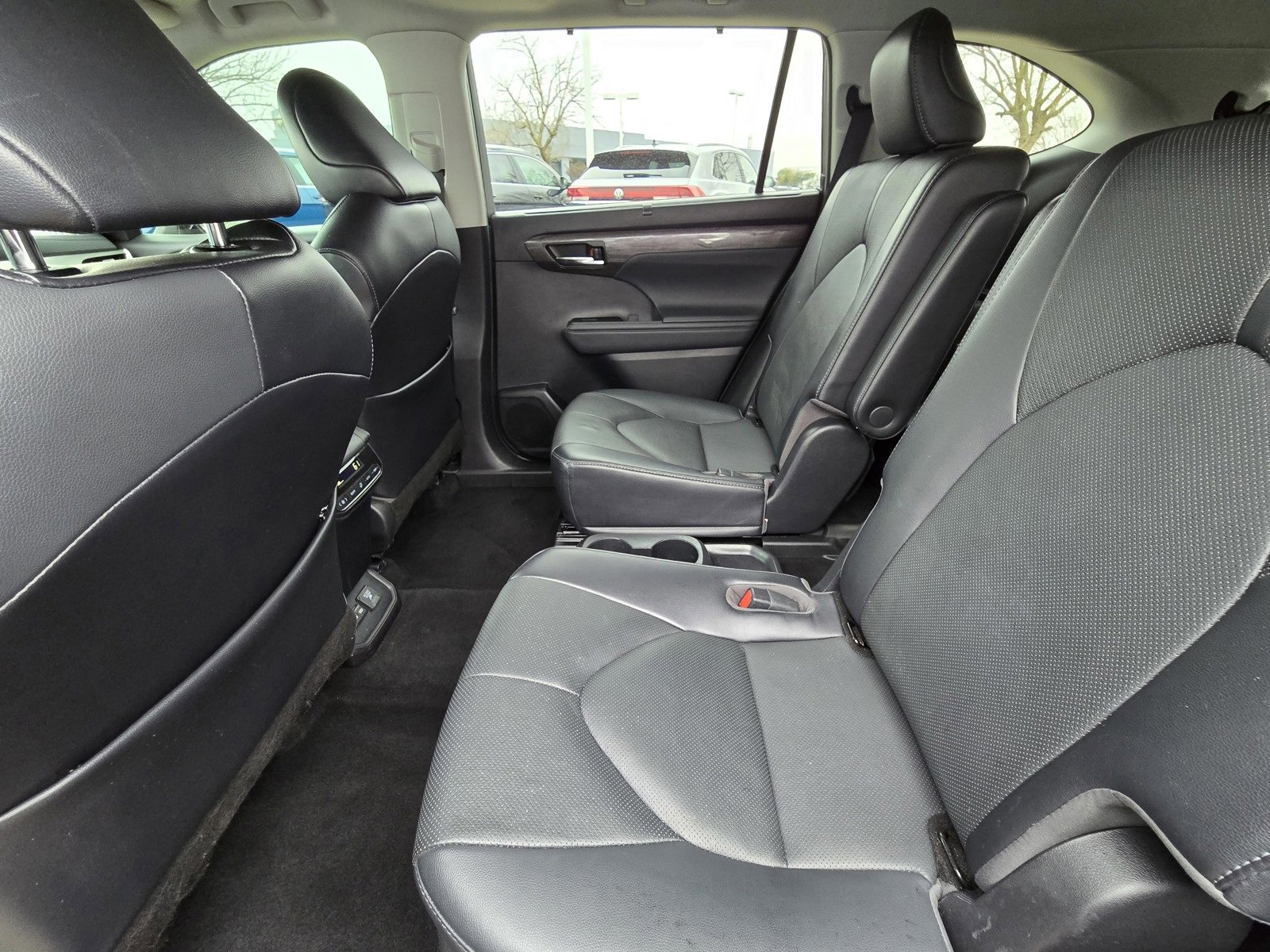 Used 2022 Toyota Highlander Limited image 10