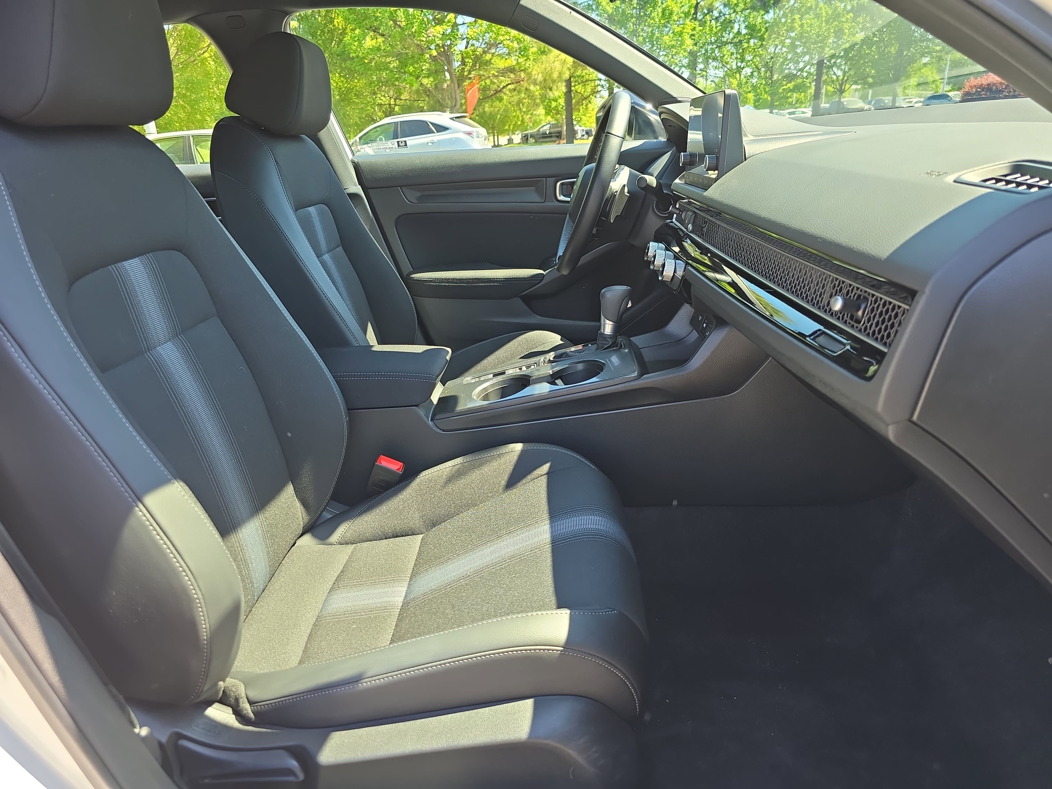 Used 2025 Honda Civic Sport image 10