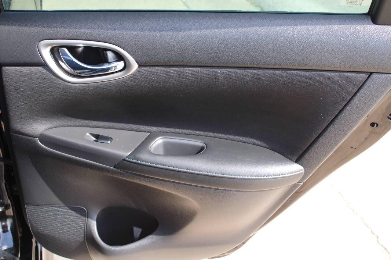 Used 2018 Nissan Sentra SR FWD image 9
