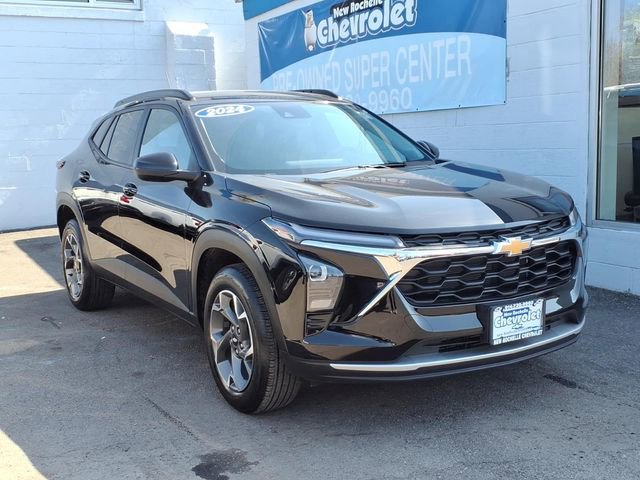 Used 2024 Chevrolet Trax LT image 1
