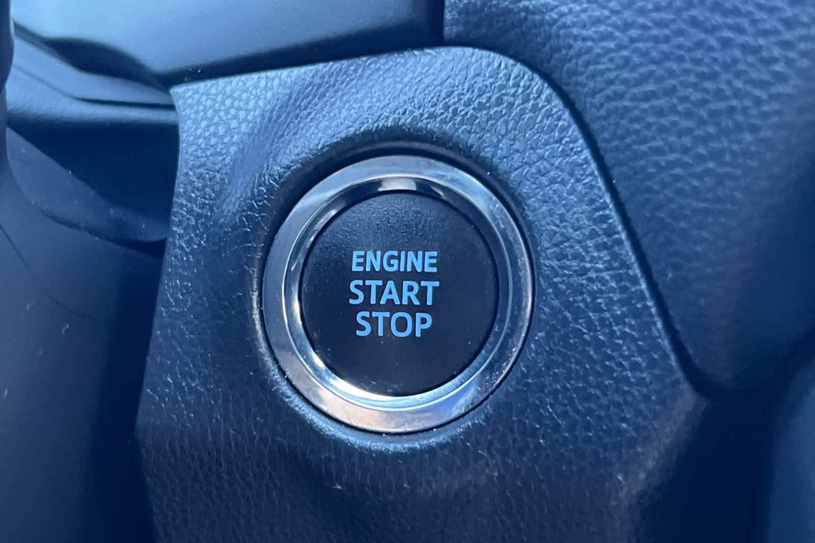 Used 2021 Toyota RAV4 XLE FWD image 24
